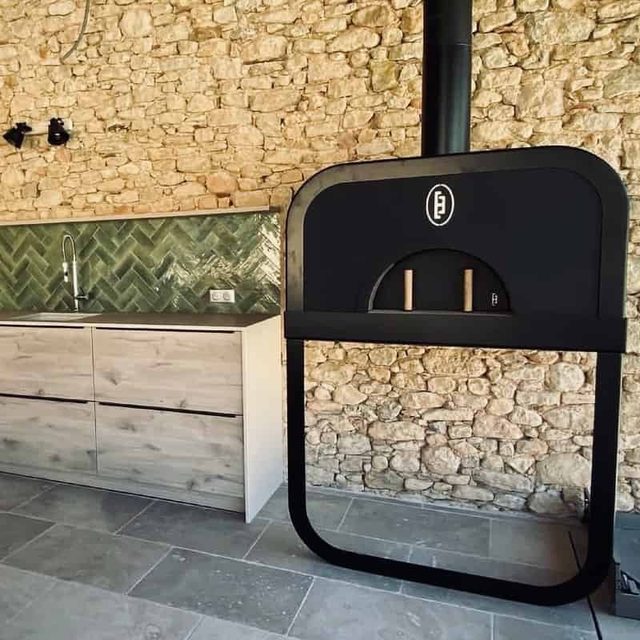 Le Flambeur in a customer's home